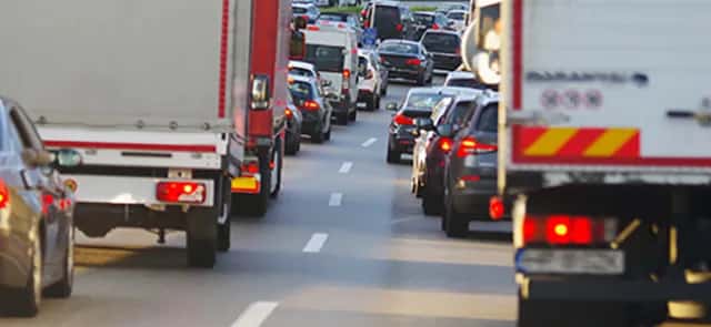 Greenhouse gases: the paradoxes of transport