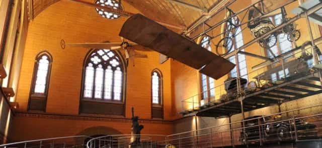A tour of the Museum of Machines: mathematics and mechanisms at the CNAM
