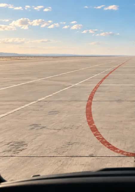 Géométrie projective : pourquoi un cercle vu d'avion devient ellipse ou parabole